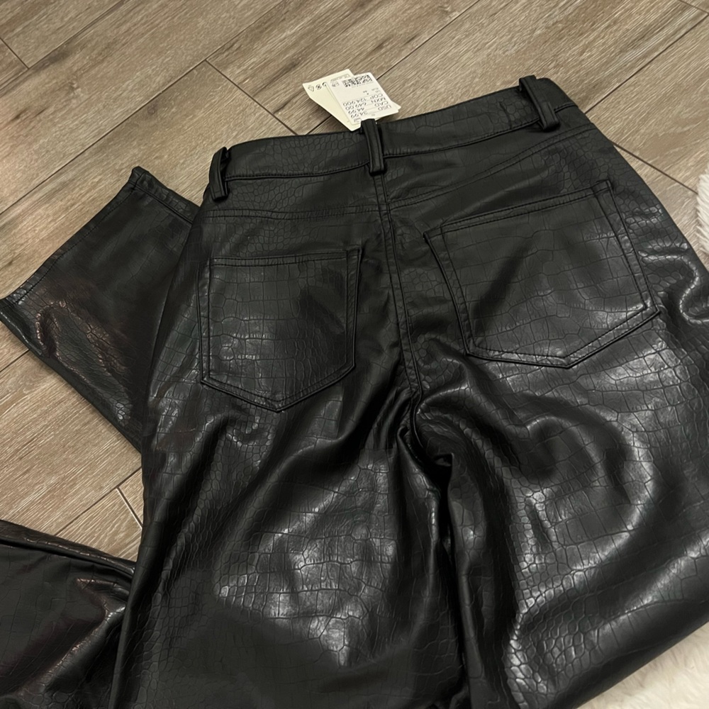 Crocodile-patterned pants - Picture 6 of 6